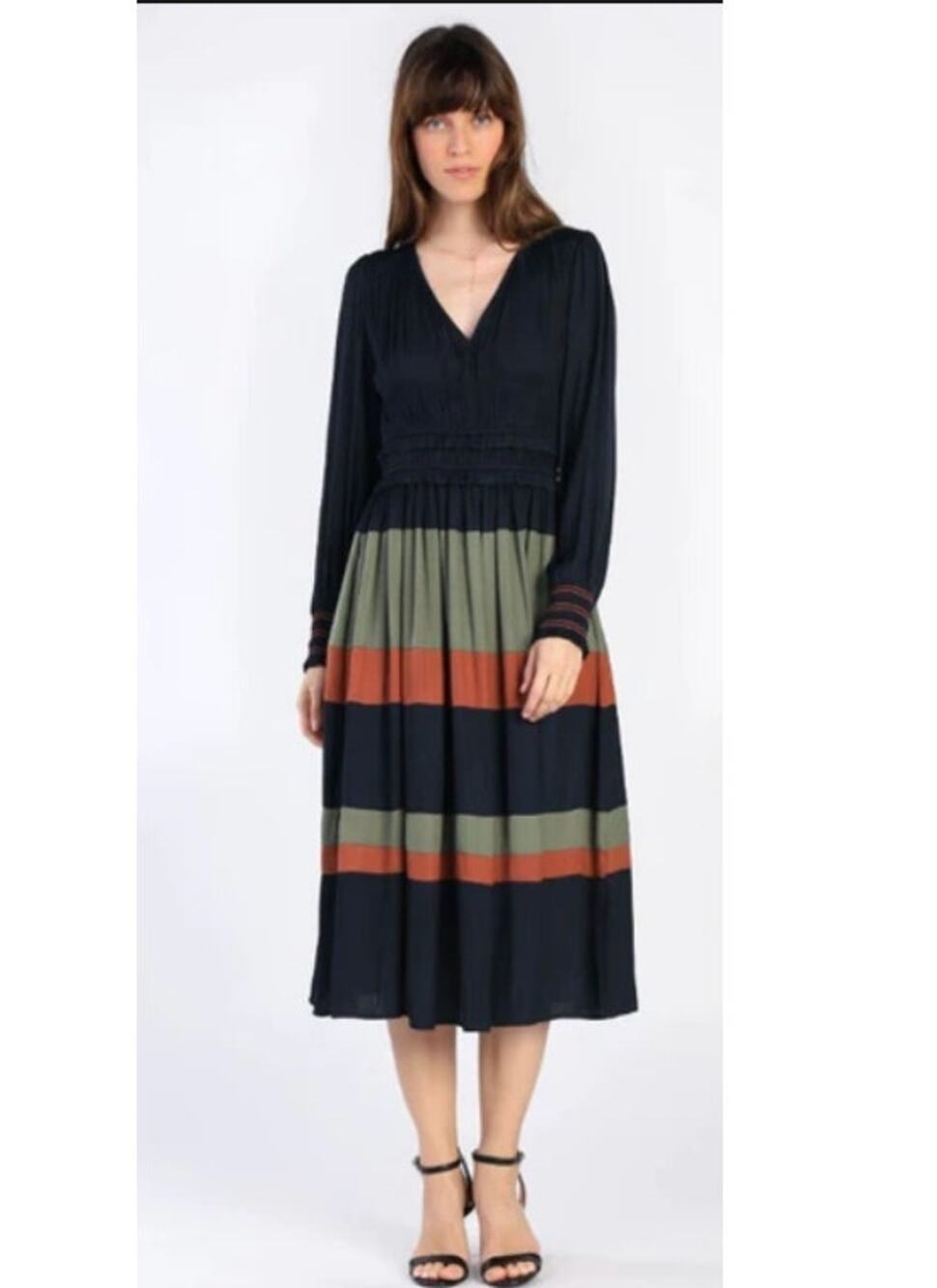 Anthropologie Current Air colorblock navy long sleeve midi dress. Medium